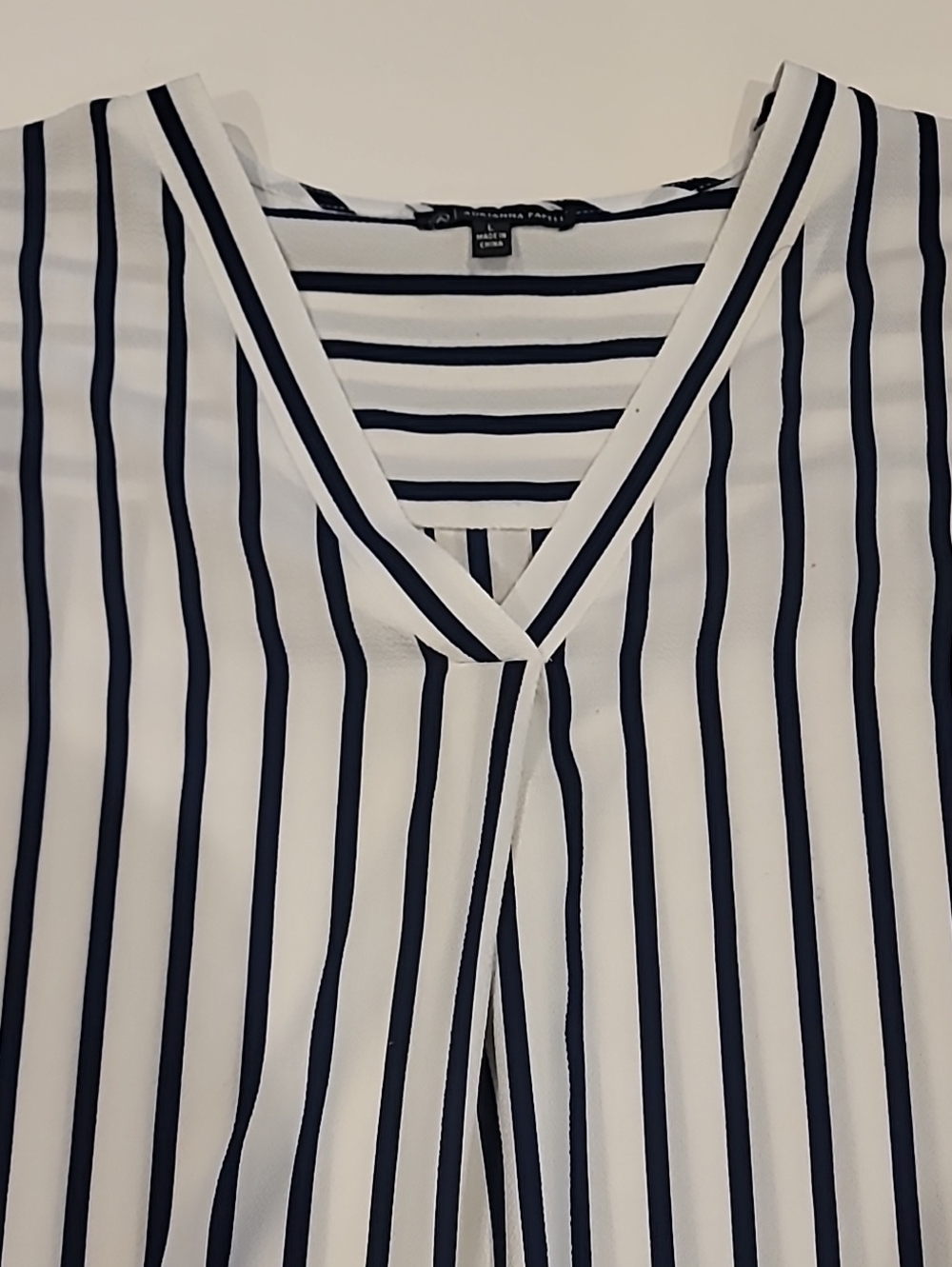 Adrianna Papell White and Navy Vertical Stripe V-Neck Blouse Large - Picture 5 of 11